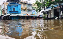 Mưa lũ miền Trung: Cận cảnh sạt lở, ngập sâu cục bộ nhiều nơi ở Quảng Nam