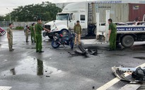 TP.HCM: Xe mô tô va chạm xe container, nam thanh niên tử vong tại chỗ