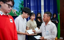 Trao học bổng Nguyễn Thái Bình - Báo Thanh Niên cho sinh viên vượt khó, học giỏi