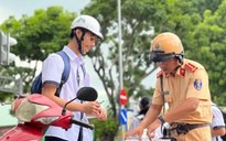 Hàng loạt học sinh TP.HCM vi phạm giao thông: 'Nhà em không có điều kiện...'