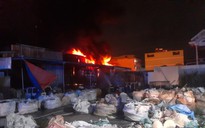 Cháy cơ sở gia công nhựa lúc rạng sáng ở TP.HCM, 1 người tử vong
