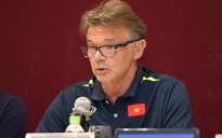 HLV Troussier: 'Đẳng cấp đội tuyển Việt Nam không thua kém đội Trung Quốc'