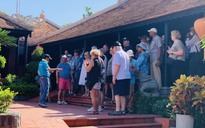 Siêu du thuyền Celebrity Solstice đưa 2.300 khách quốc tế đến Nha Trang