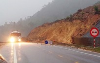 Mưa lớn, cao tốc La Sơn - Túy Loan xuất hiện điểm sạt lở nghiêm trọng