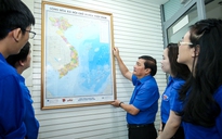 Người trẻ Báo Thanh Niên treo bản đồ tại nơi làm việc để tự hào Tổ quốc