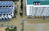 3 ngày mưa lũ ở miền Trung khiến 5 người chết và mất tích, 17.877 nhà ngập