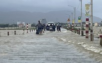 Bình Định: Mưa lớn gây sạt lở nhiều nơi, hàng chục nhà dân bị ngập