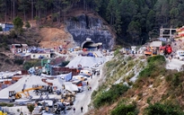 Ấn Độ nỗ lực giải cứu 41 người mắc kẹt trong đường hầm