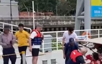 Du khách nước ngoài tham gia cứu một phụ nữ trên sông Sài Gòn
