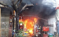 TP.HCM: Cháy nhà tại vùng ven nghi do hàn xì, một người bị thương