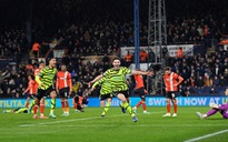 Arsenal thoát hiểm trên sân tân binh Luton Town