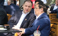 Thủ tướng Phạm Minh Chính và Thủ tướng Belarus thưởng thức cà phê, tham quan Cột cờ Hà Nội