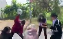 Vĩnh Long: Điều tra nhóm thiếu nữ dùng mũ bảo hiểm vây đánh nữ sinh lớp 8