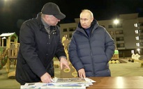 Chiến sự ngày 389: ông Putin lần đầu tới Donbass, châu Âu thiếu thuốc nổ cho Ukraine