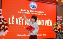 Học sinh đầu tiên của Trường THPT Việt Nam - Ba Lan được kết nạp Đảng