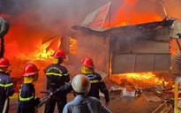 Đồng Tháp: Cháy chợ Bình Thành, 14 ki ốt bị thiêu rụi