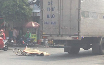 TP.HCM: Tai nạn giữa xe tải và xe đạp, cụ bà tử vong
