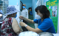 Việt Nam triển khai tiêm nhắc lại vắc xin Covid-19 cho nhóm nguy cơ