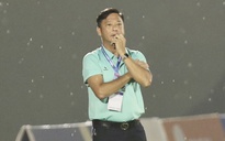 HLV Lê Huỳnh Đức trải lòng sau khi hụt 3 điểm đầu tay trước CLB Hà Nội