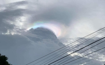 Người dân Tây Ninh thích thú chụp lại những đám mây ngũ sắc