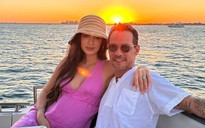 Á hậu Hoàn vũ sinh con cho chồng cũ Jennifer Lopez