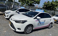 Taxi thổi giá cước gấp 10 lần tại Tân Sơn Nhất bị khởi kiện, đình chỉ hoạt động