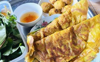 Vì sao người trẻ miền Tây thích đổ bánh xèo vào Tết Đoan Ngọ?