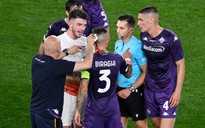 30 người bị bắt, đội trưởng Fiorentina bị ném vỡ đầu ở trận chung kết Conference League