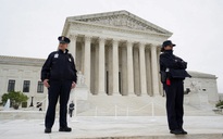 Tòa án Tối cao Mỹ đối mặt tranh cãi mới về đạo đức