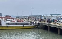 Hàng nghìn du khách rời các đảo ở Quảng Ninh để tránh bão số 1