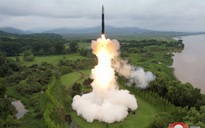 Triều Tiên phóng 2 tên lửa sau khi tàu ngầm hạt nhân Mỹ đến Hàn Quốc