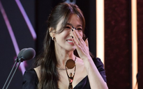 Song Hye Kyo thắng lớn tại giải Rồng Xanh truyền hình trực tuyến