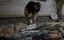 Nhận đạn chùm, Ukraine dừng áp dụng 'cách thức chiến đấu Mỹ'?