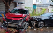 Đắk Lắk: Một người lái xe tông nhiều lần vào ô tô đang đậu trên vỉa hè