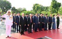 Lãnh đạo Đảng, Nhà nước tưởng niệm các anh hùng liệt sĩ, vào lăng viếng Bác