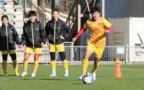 Đội tuyển nữ Việt Nam tập buổi thứ hai, rèn kỹ bài kiểm soát bóng