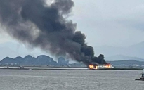 Hải Phòng: Cháy tàu du lịch của Quảng Ninh đang neo đậu tại Lạch Huyện