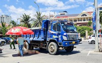 Đà Nẵng: Xe tải cuốn xe máy vào gầm, 1 nữ du khách tử vong