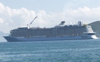 Siêu du thuyền lớn nhất châu Á chở theo 4.000 khách đến Nha Trang