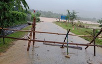 Miền Trung mưa lớn, nhiều địa phương miền núi bị chia cắt