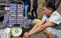 Đắk Nông: Ngụy trang pháo nổ trong thùng 'hạt điều rang muối'