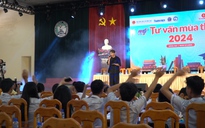 Học sinh 'phiêu' cùng Á quân Vietnam Idol Lâm Phúc trong ngày hội Tư vấn mùa thi 2024