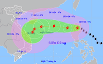 Bão Trà Mi mạnh lên trên Biển Đông, hướng vào Đà Nẵng