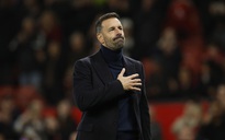 Vừa đến M.U, tân HLV Amorim quyết định sốc: Không giữ lại Van Nistelrooy!