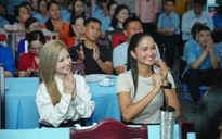 H'Hen Niê và Dương Hoàng Yến chia sẻ cùng thầy cô