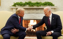 Ông Trump trở lại Nhà Trắng gặp ông Biden