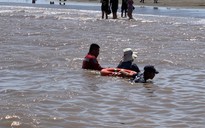 Kịp thời cứu bé trai 15 tuổi đuối nước tại biển Ba Động