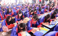 Gần 700 học sinh tiêu biểu Hải Phòng khai bút tại Khu tưởng niệm Vương triều Mạc