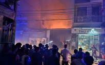 TP.HCM: Cháy kho vải ở Q.Bình Tân, người dân hoảng sợ chạy bộ báo cháy