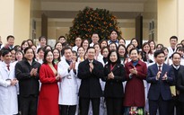Chủ tịch nước Võ Văn Thưởng thăm, chúc mừng các y, bác sĩ tỉnh Hà Nam
